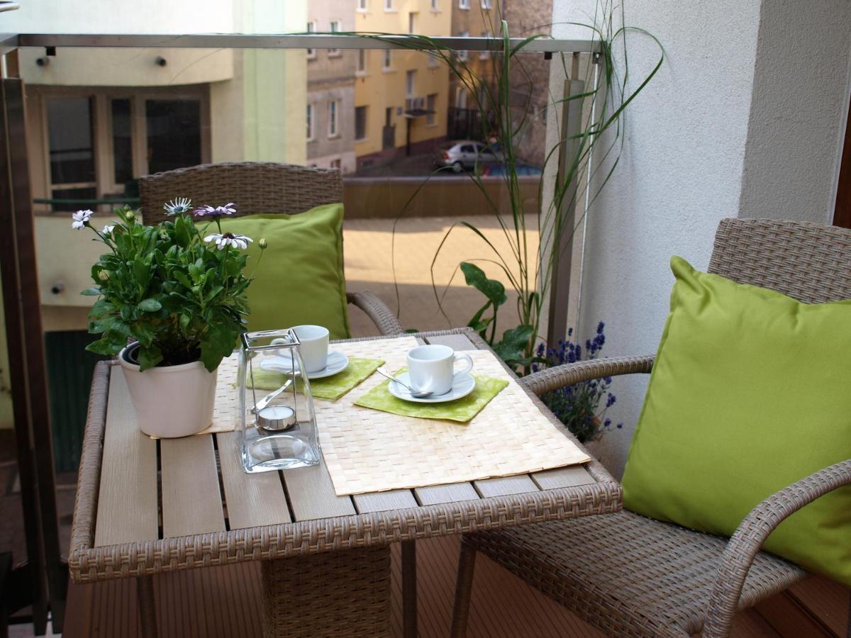 Apartament Metro Kowienska Varsó Kültér fotó